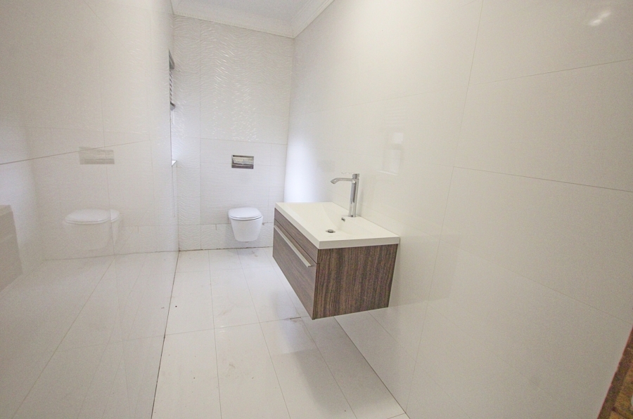 To Let 5 Bedroom Property for Rent in Kyalami Glen Estate Gauteng