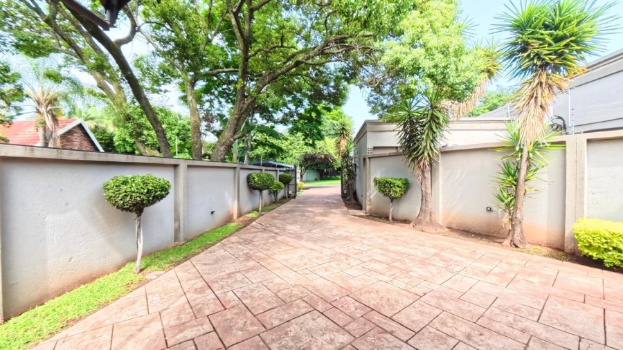 To Let commercial Property for Rent in Waverley Gauteng