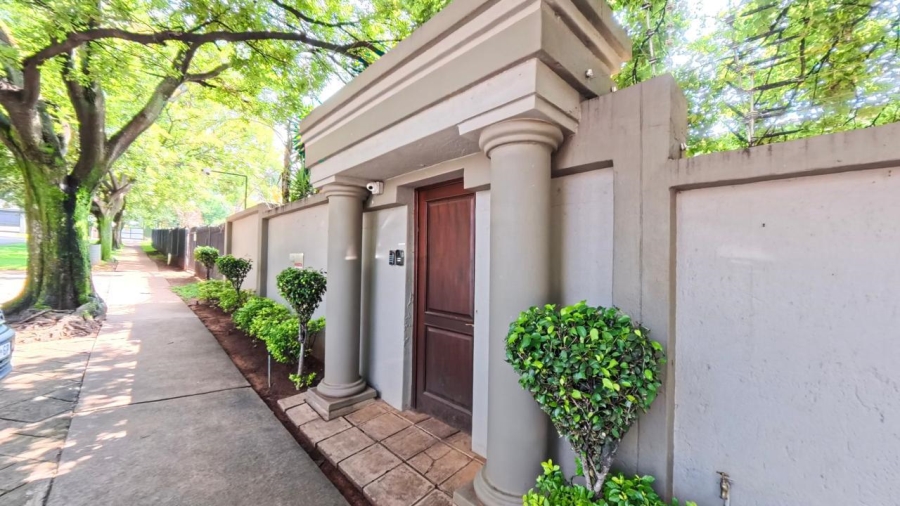 To Let commercial Property for Rent in Waverley Gauteng