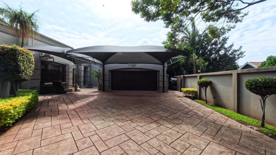 To Let commercial Property for Rent in Waverley Gauteng