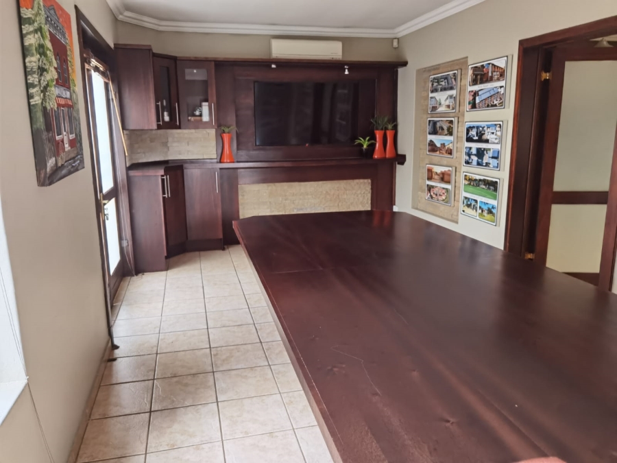 To Let commercial Property for Rent in Waverley Gauteng