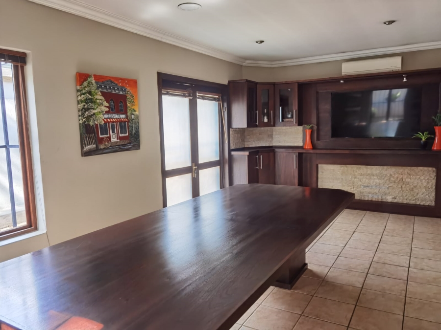 To Let commercial Property for Rent in Waverley Gauteng