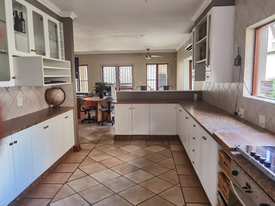 To Let commercial Property for Rent in Waverley Gauteng