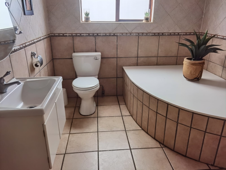 To Let commercial Property for Rent in Waverley Gauteng