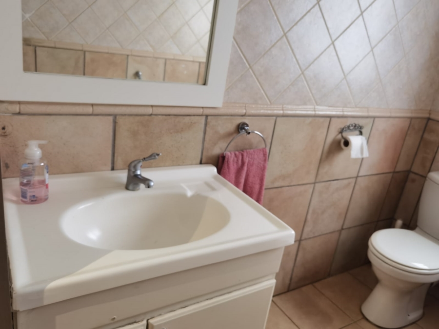 To Let commercial Property for Rent in Waverley Gauteng