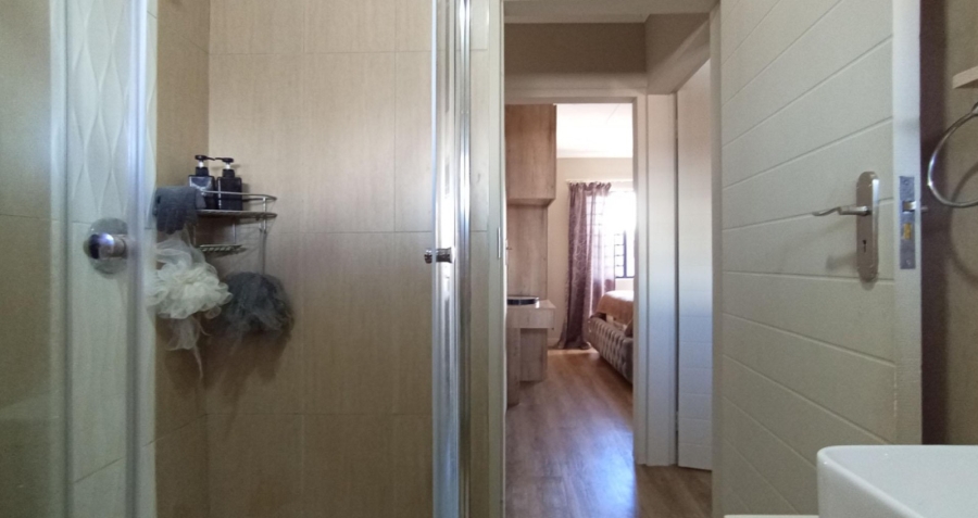 2 Bedroom Property for Sale in Kameeldrift East Gauteng