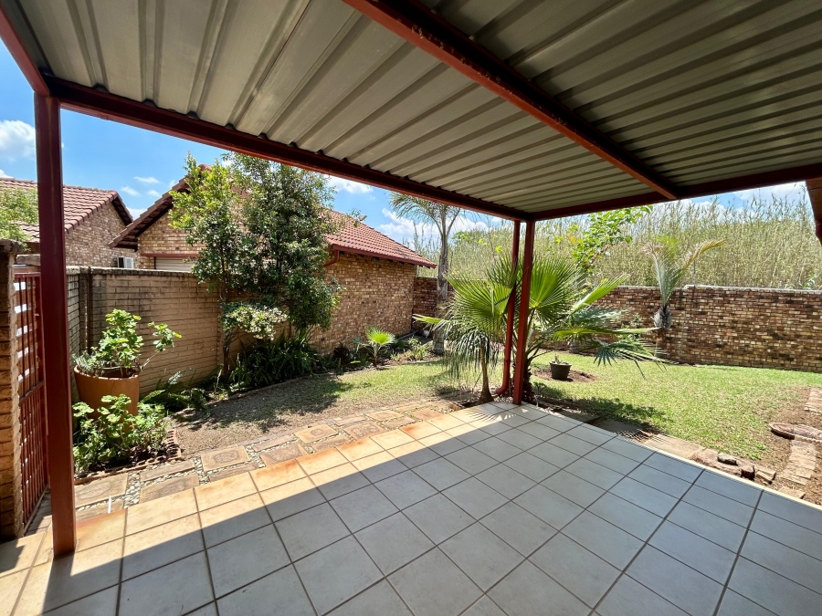 3 Bedroom Property for Sale in Equestria Gauteng