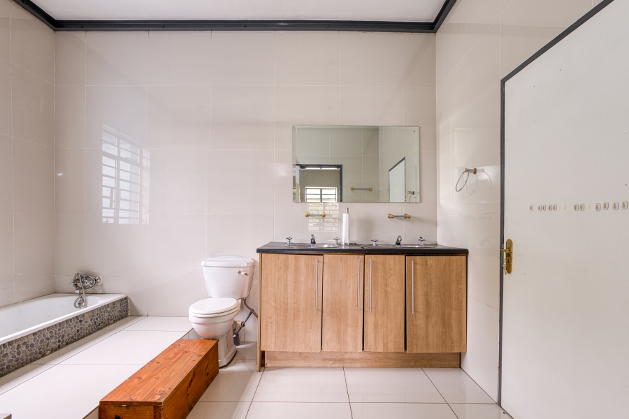 Commercial Property for Sale in Orchards Gauteng