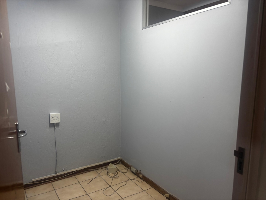 To Let Commercial Property for Rent in Orange Grove Gauteng