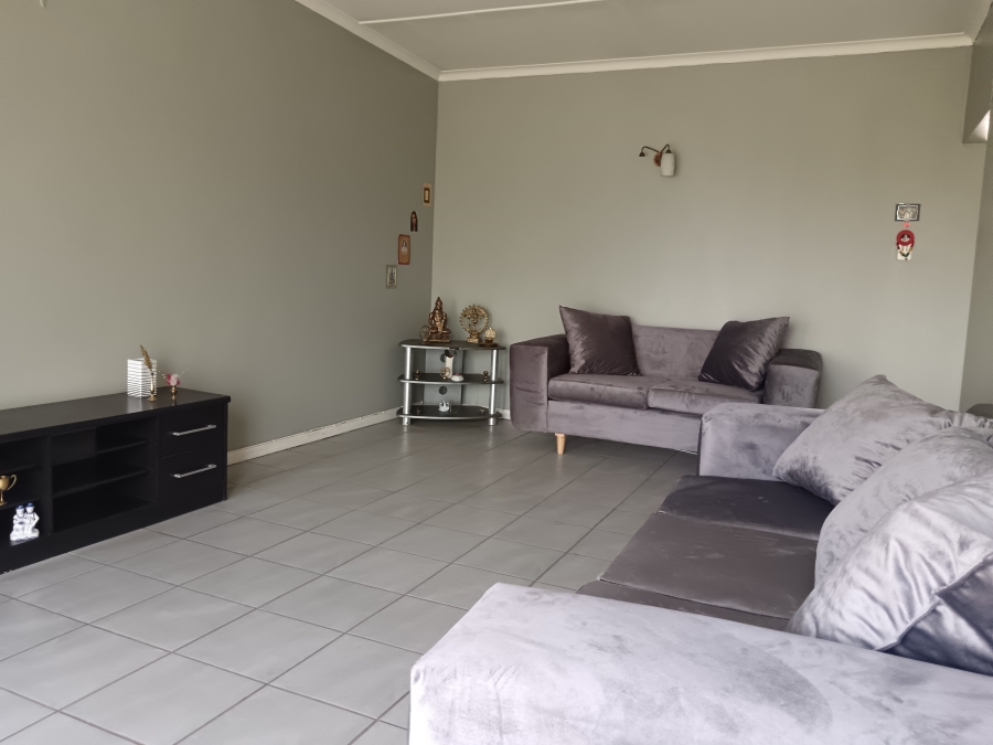 1 Bedroom Property for Sale in Strubenvale Gauteng