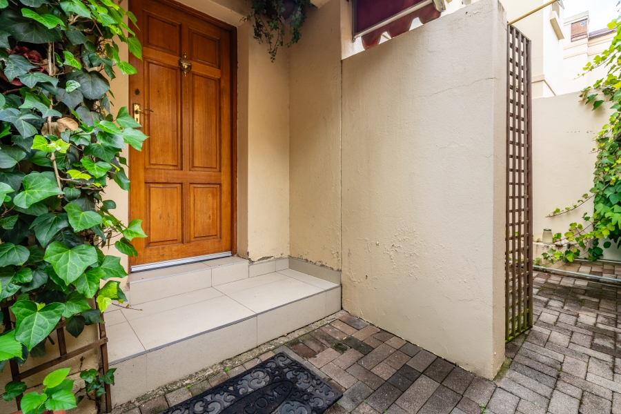 2 Bedroom Property for Sale in Sunninghill Gauteng