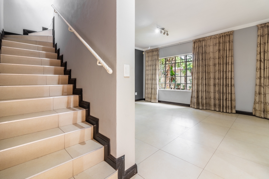 2 Bedroom Property for Sale in Sunninghill Gauteng