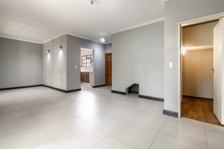 2 Bedroom Property for Sale in Sunninghill Gauteng