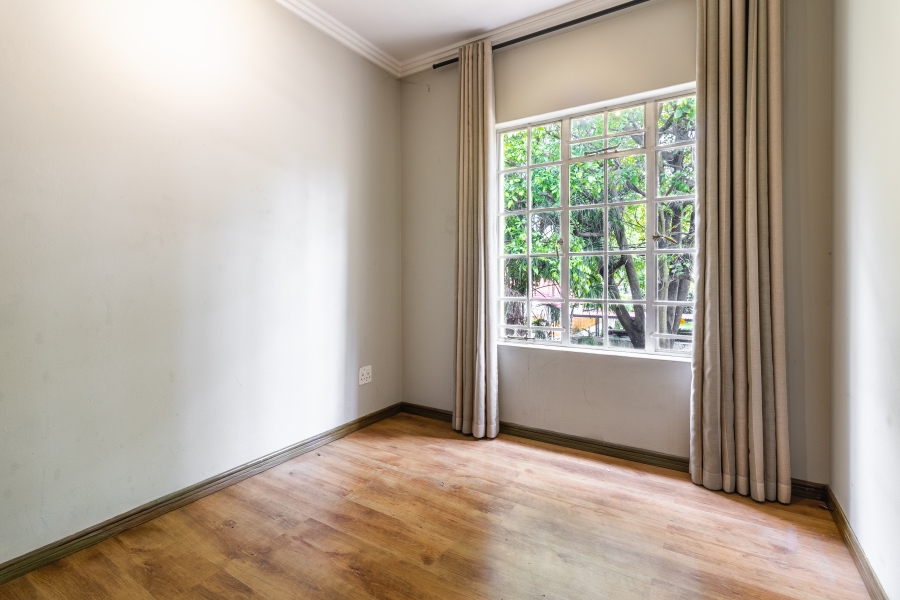 2 Bedroom Property for Sale in Sunninghill Gauteng