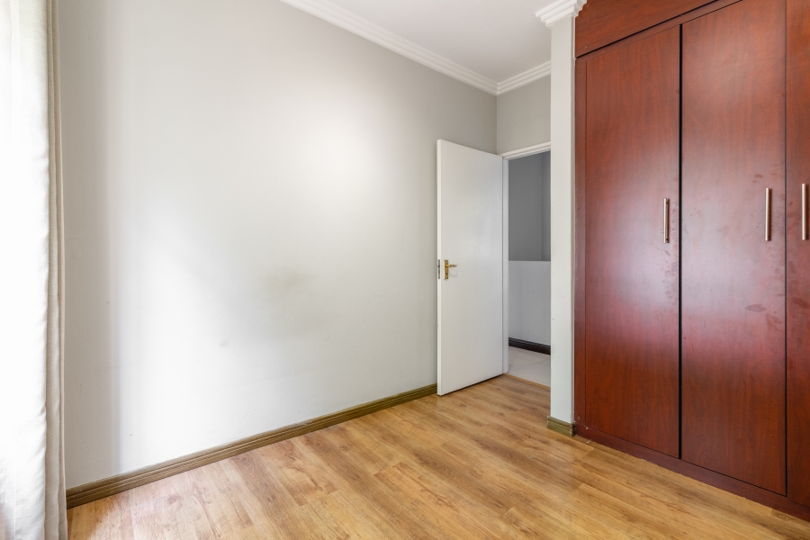 2 Bedroom Property for Sale in Sunninghill Gauteng