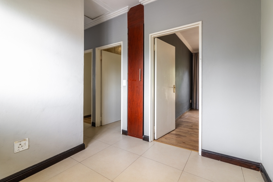 2 Bedroom Property for Sale in Sunninghill Gauteng