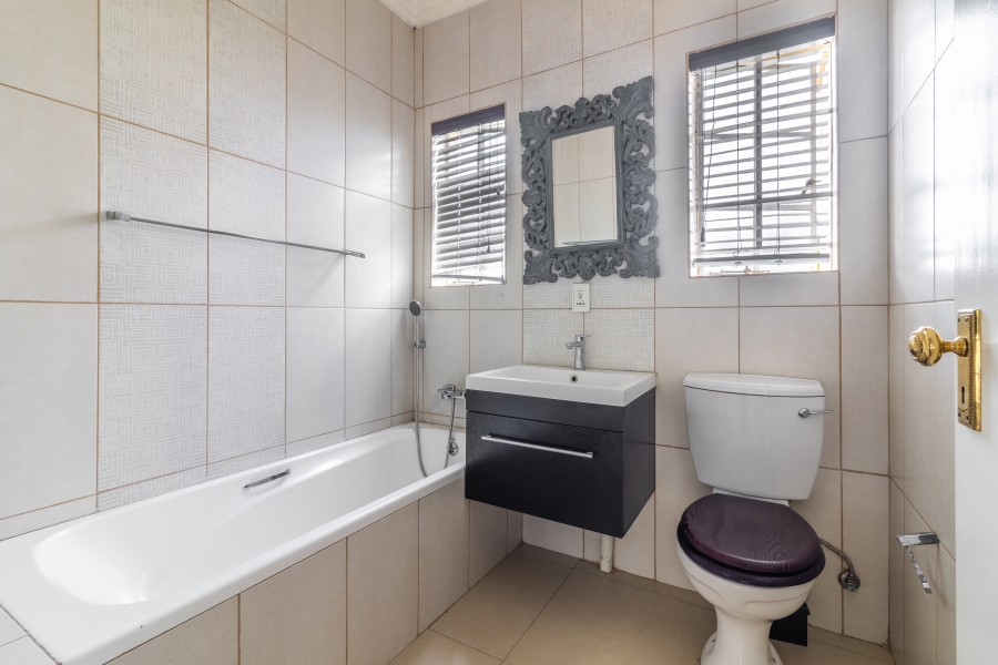 2 Bedroom Property for Sale in Sunninghill Gauteng