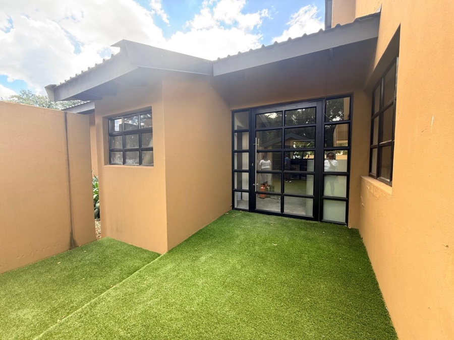 4 Bedroom Property for Sale in Three Rivers Proper Gauteng