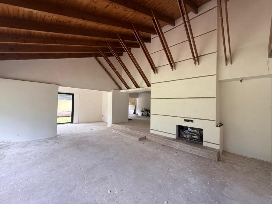 4 Bedroom Property for Sale in Three Rivers Proper Gauteng