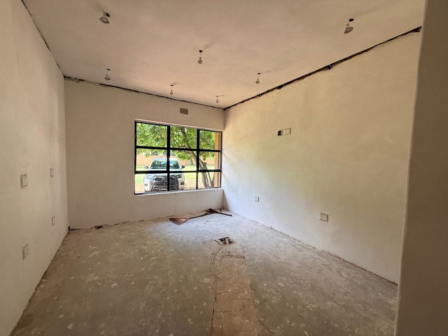 4 Bedroom Property for Sale in Three Rivers Proper Gauteng