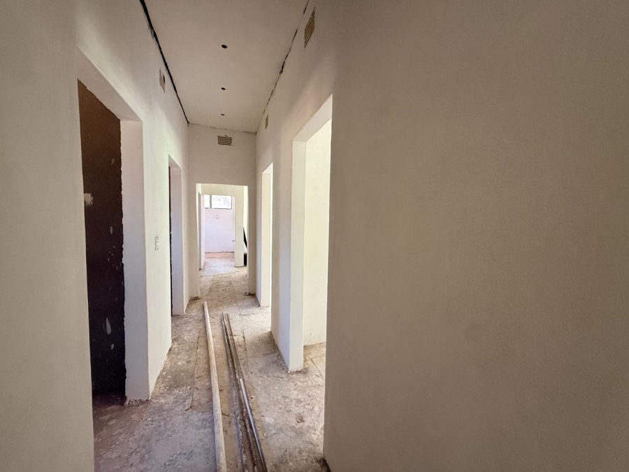 4 Bedroom Property for Sale in Three Rivers Proper Gauteng