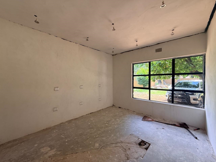 4 Bedroom Property for Sale in Three Rivers Proper Gauteng