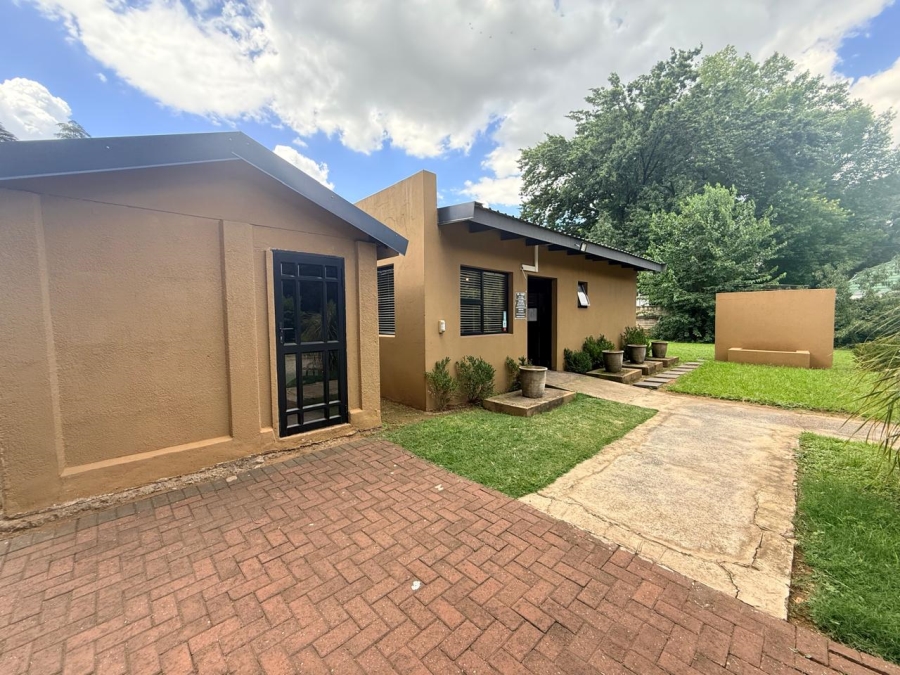 4 Bedroom Property for Sale in Three Rivers Proper Gauteng