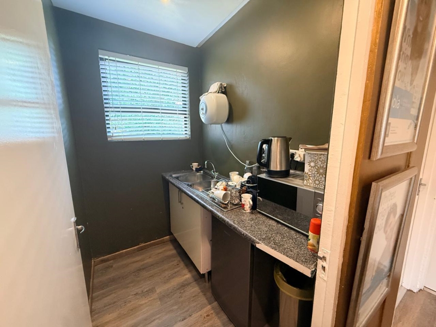 4 Bedroom Property for Sale in Three Rivers Proper Gauteng