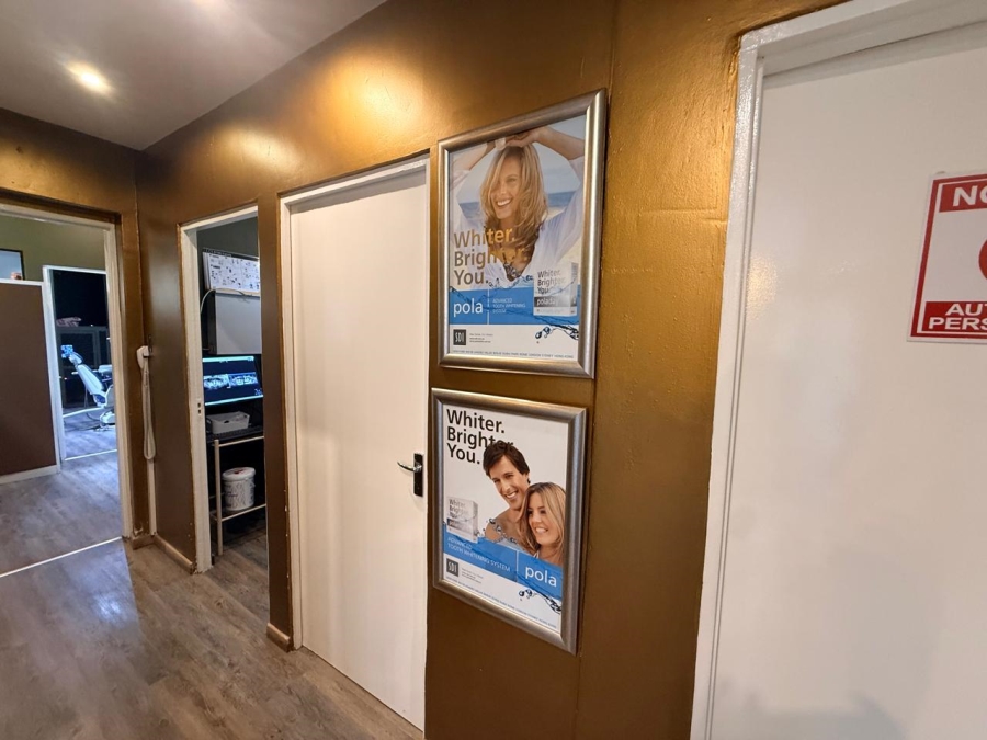 4 Bedroom Property for Sale in Three Rivers Proper Gauteng