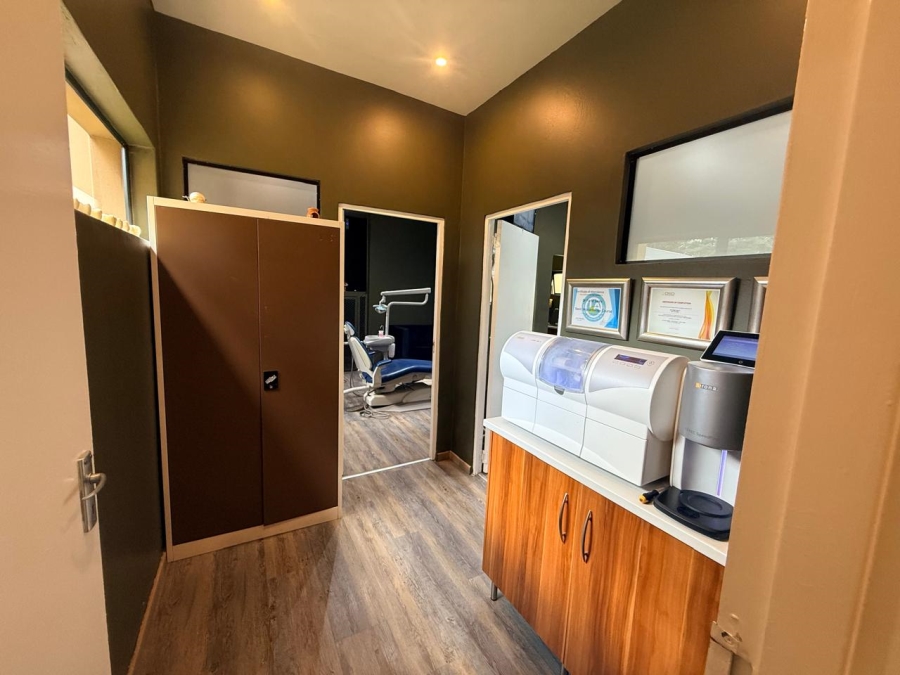 4 Bedroom Property for Sale in Three Rivers Proper Gauteng