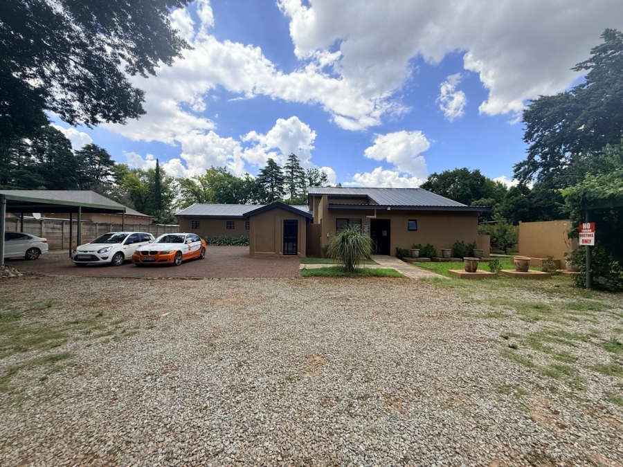 4 Bedroom Property for Sale in Three Rivers Proper Gauteng