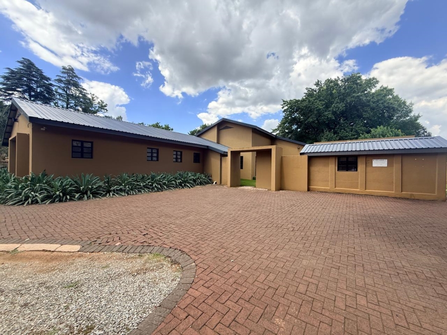 4 Bedroom Property for Sale in Three Rivers Proper Gauteng