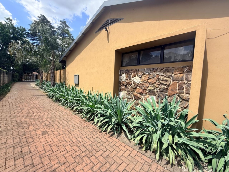 4 Bedroom Property for Sale in Three Rivers Proper Gauteng