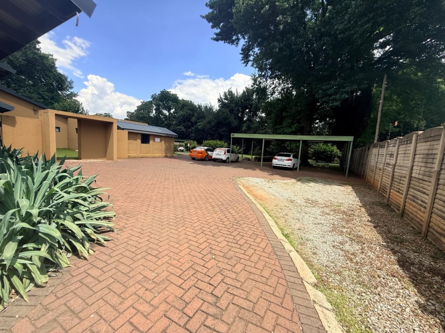 4 Bedroom Property for Sale in Three Rivers Proper Gauteng