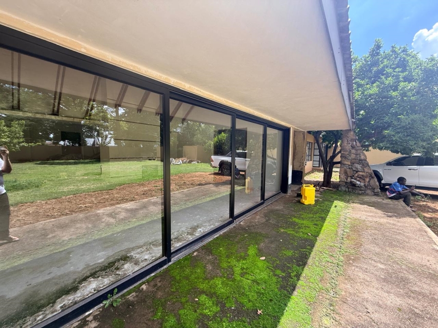 4 Bedroom Property for Sale in Three Rivers Proper Gauteng