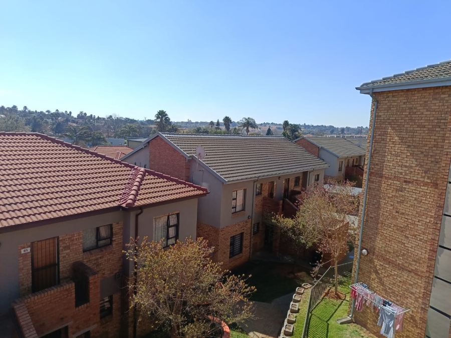 2 Bedroom Property for Sale in Wilgeheuwel Gauteng