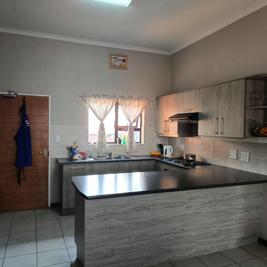 2 Bedroom Property for Sale in Wilgeheuwel Gauteng