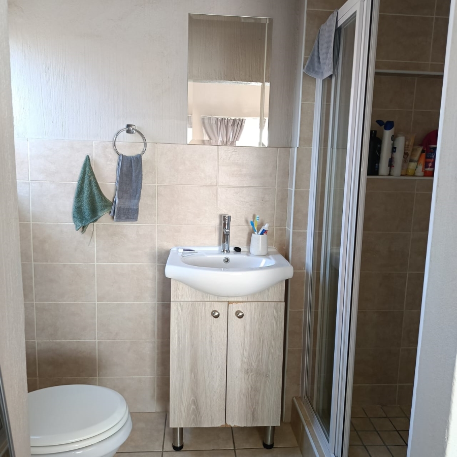 2 Bedroom Property for Sale in Wilgeheuwel Gauteng