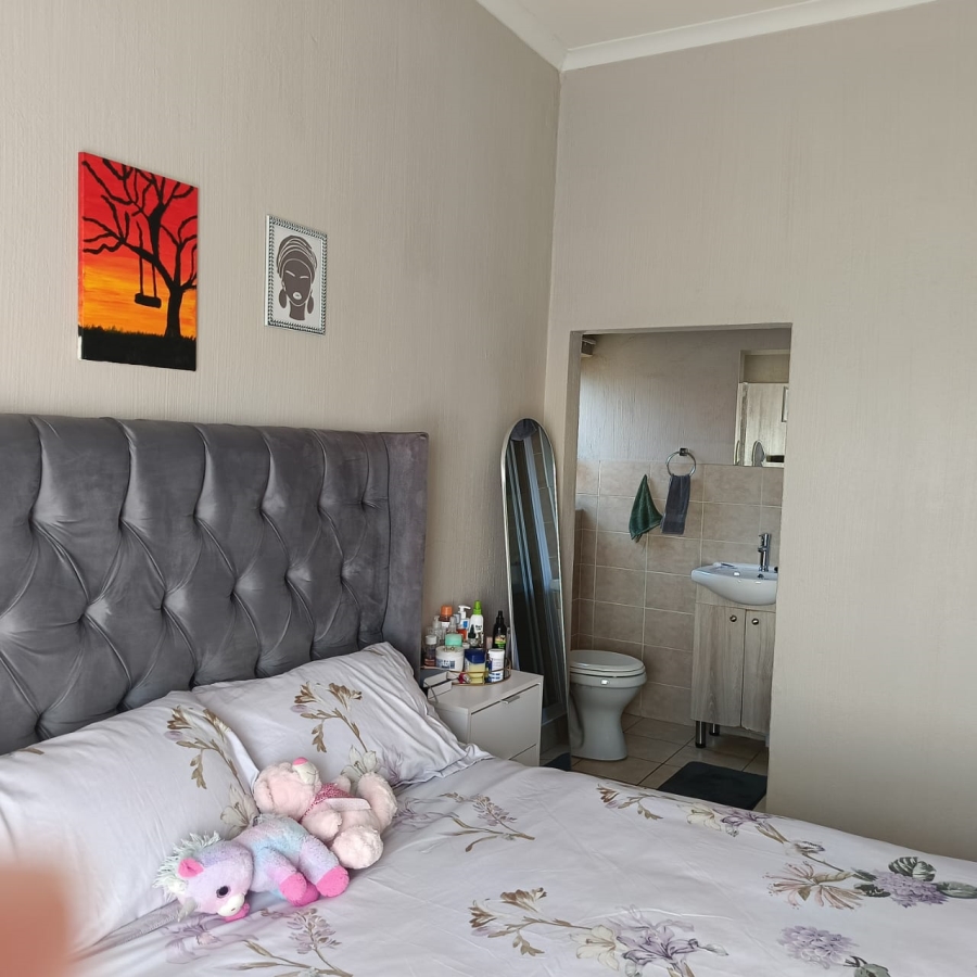 2 Bedroom Property for Sale in Wilgeheuwel Gauteng