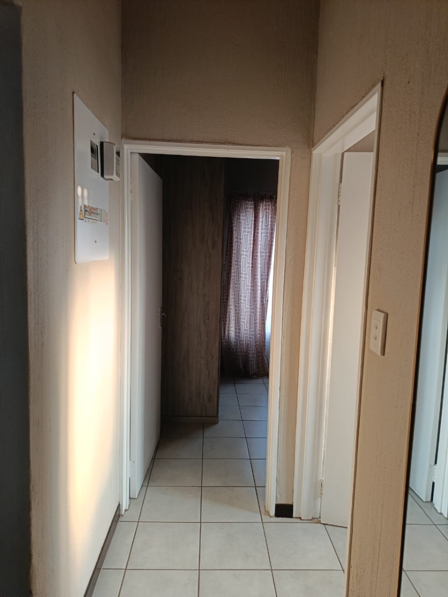 2 Bedroom Property for Sale in Wilgeheuwel Gauteng