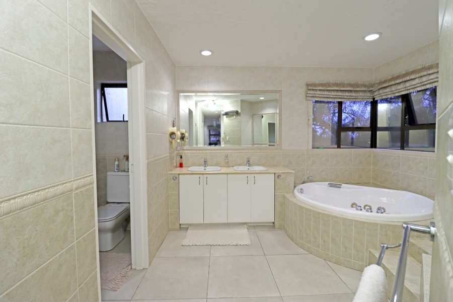 4 Bedroom Property for Sale in Bryanston Gauteng