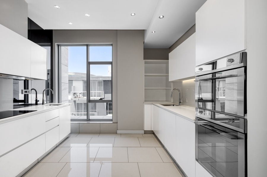 3 Bedroom Property for Sale in Sandhurst Gauteng