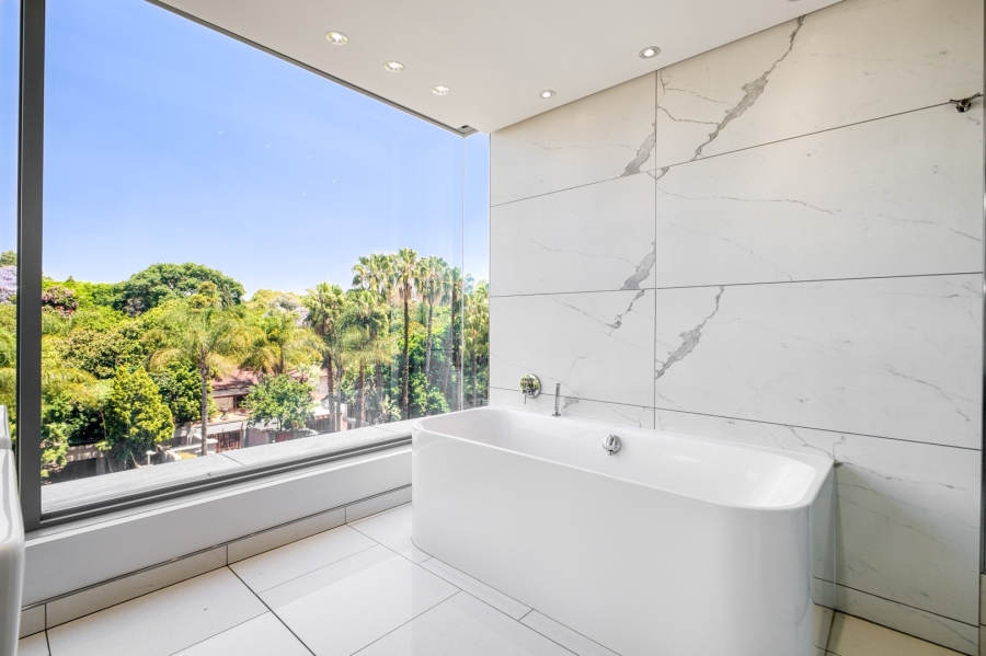 3 Bedroom Property for Sale in Sandhurst Gauteng