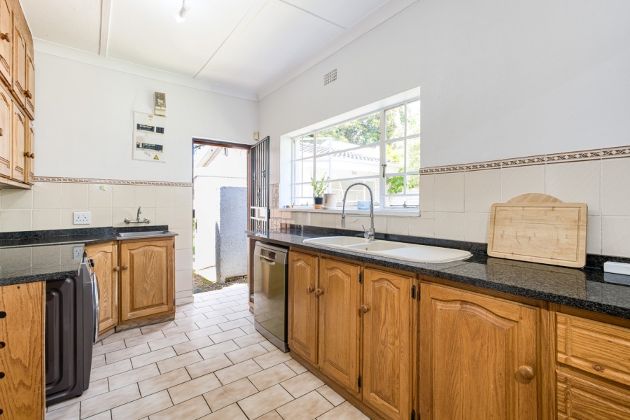 4 Bedroom Property for Sale in Linden Gauteng