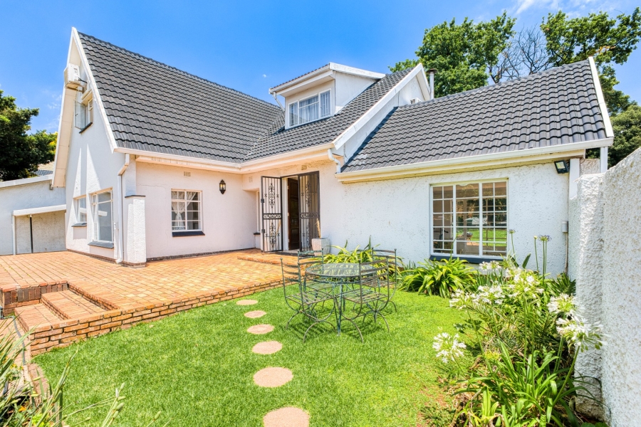 4 Bedroom Property for Sale in Linden Gauteng