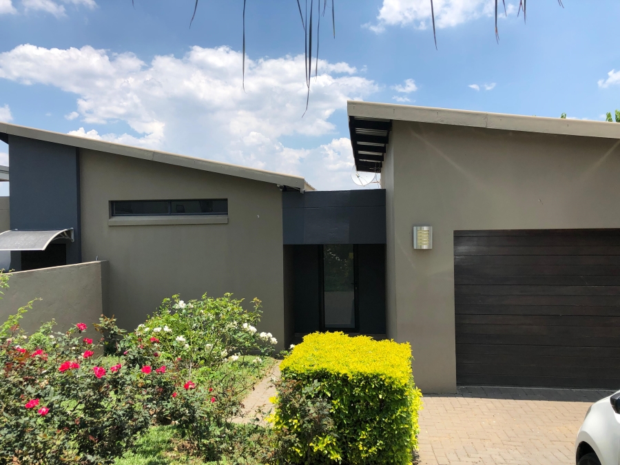 To Let 4 Bedroom Property for Rent in Cedar Creek Gauteng