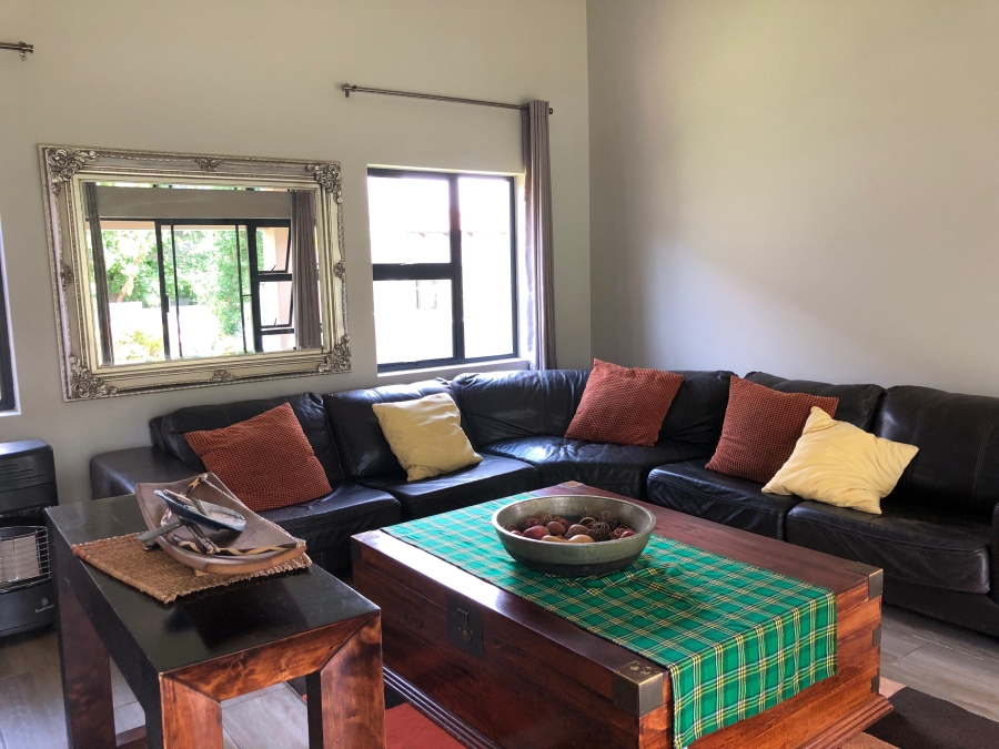 To Let 4 Bedroom Property for Rent in Cedar Creek Gauteng