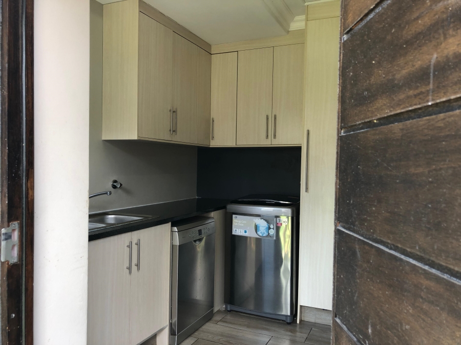 To Let 4 Bedroom Property for Rent in Cedar Creek Gauteng