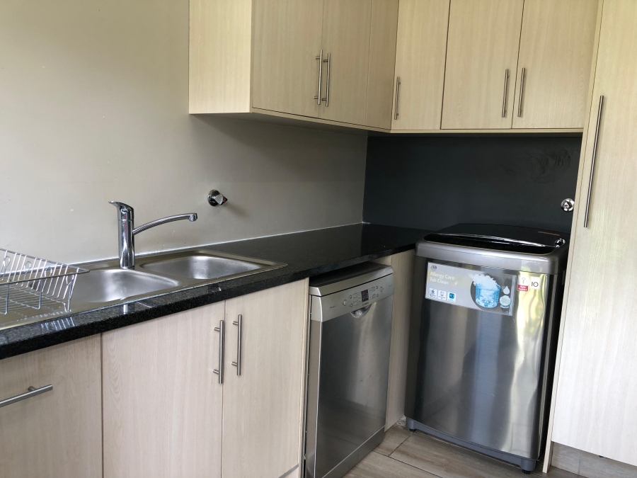 To Let 4 Bedroom Property for Rent in Cedar Creek Gauteng