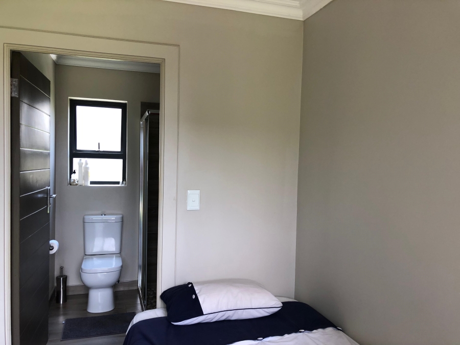 To Let 4 Bedroom Property for Rent in Cedar Creek Gauteng